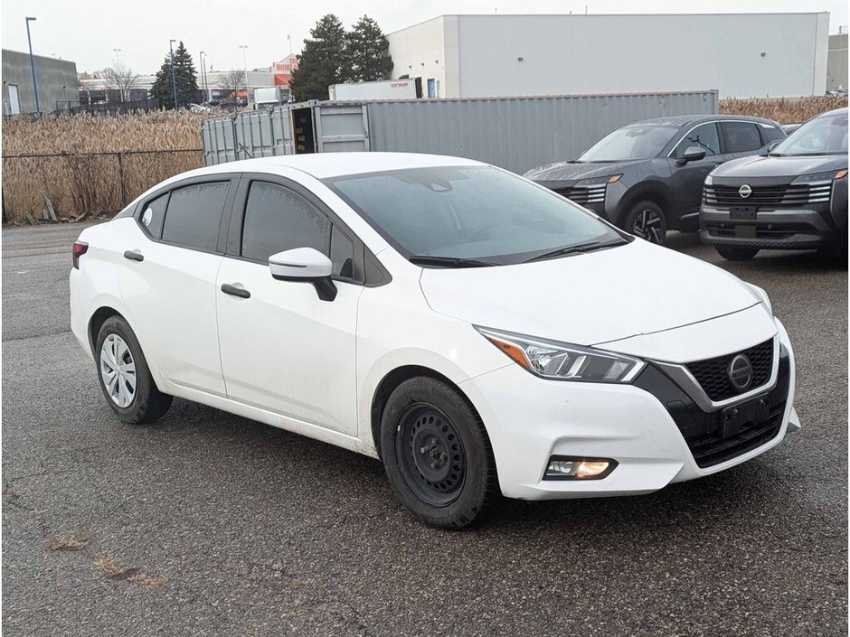 2021 Nissan Versa 1.6 S-10