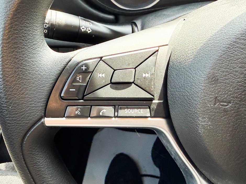 2021 Nissan Versa 1.6 S-22