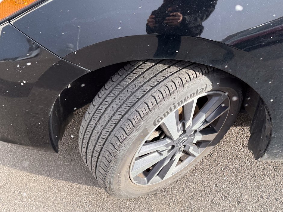 2023 Nissan Versa 1.6 SV-8