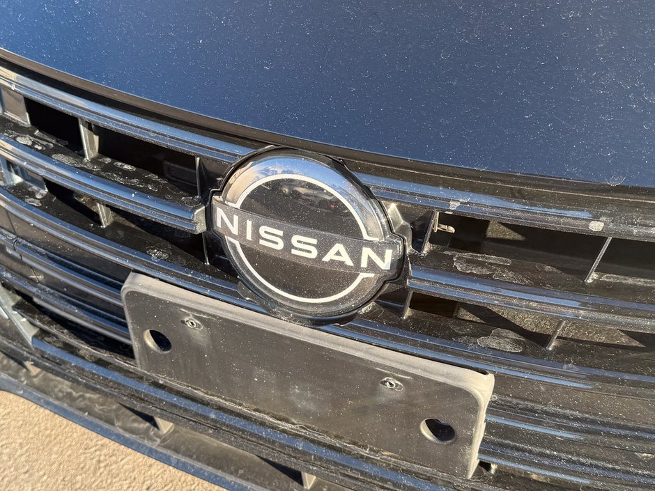 2023 Nissan Versa 1.6 SV-9