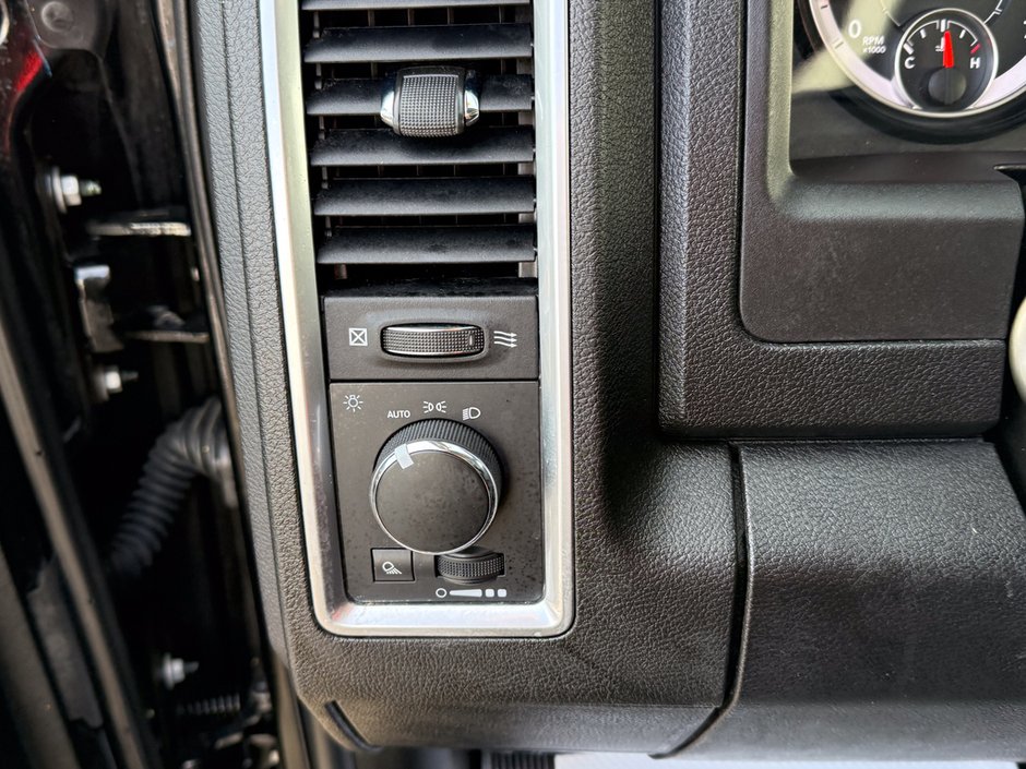 2023 Ram 1500 Classic SLT-21