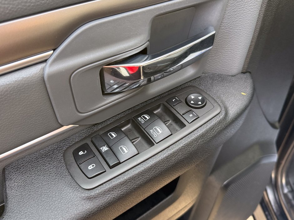 2023 Ram 1500 Classic SLT-19