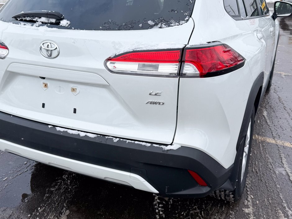 2023 Toyota Corolla Cross LE-11