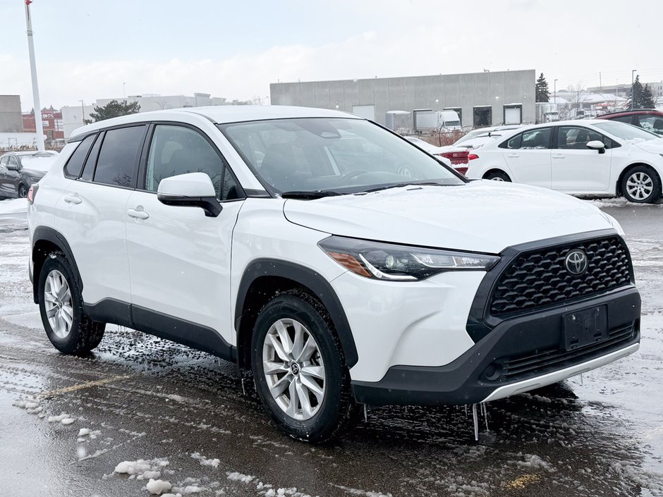 2023 Toyota Corolla Cross LE-8