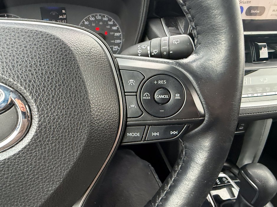 2023 Toyota Corolla Cross LE-24