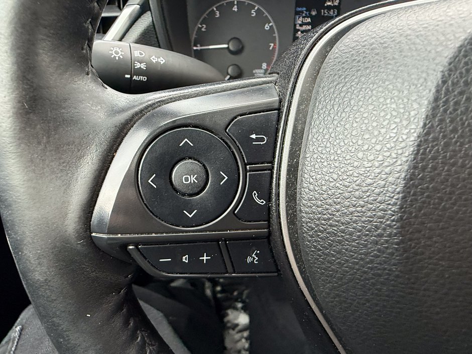 2023 Toyota Corolla Cross LE-23