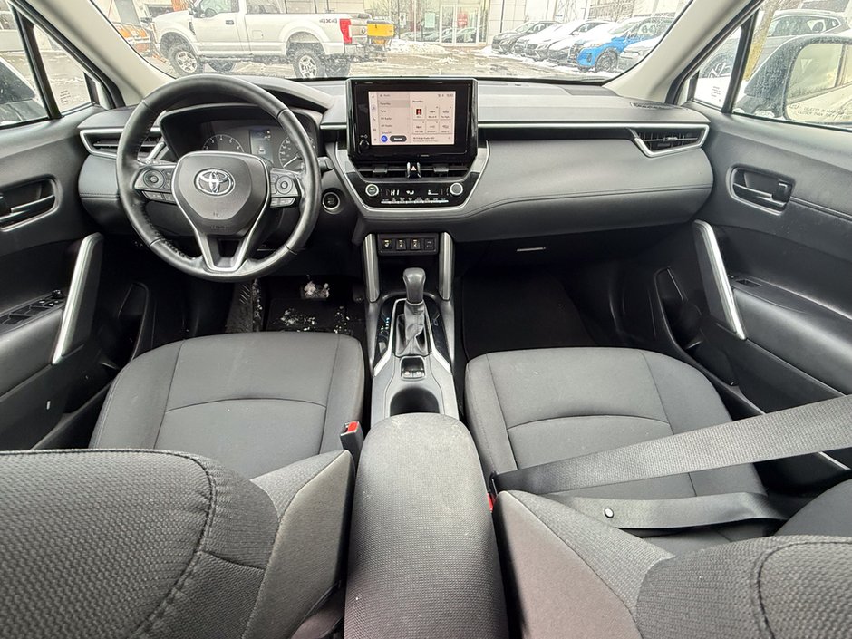 2023 Toyota Corolla Cross LE-15