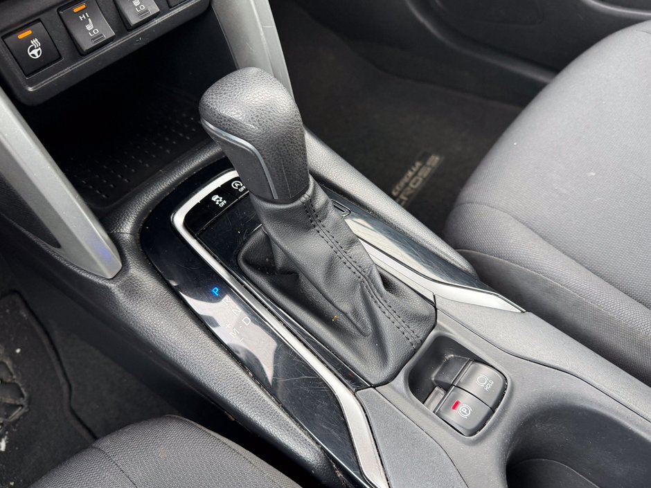 2023 Toyota Corolla Cross LE-19