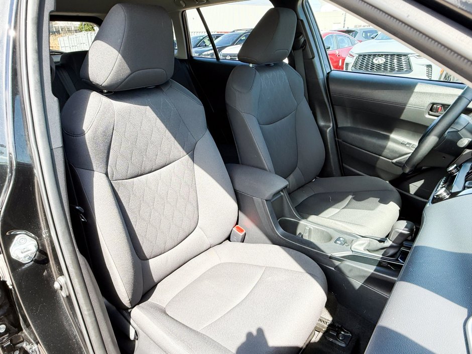 2023 Toyota Corolla Cross LE-14