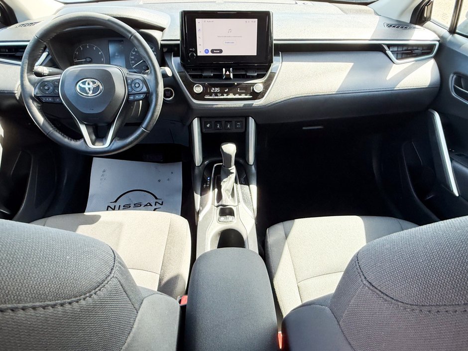 2023 Toyota Corolla Cross LE-16
