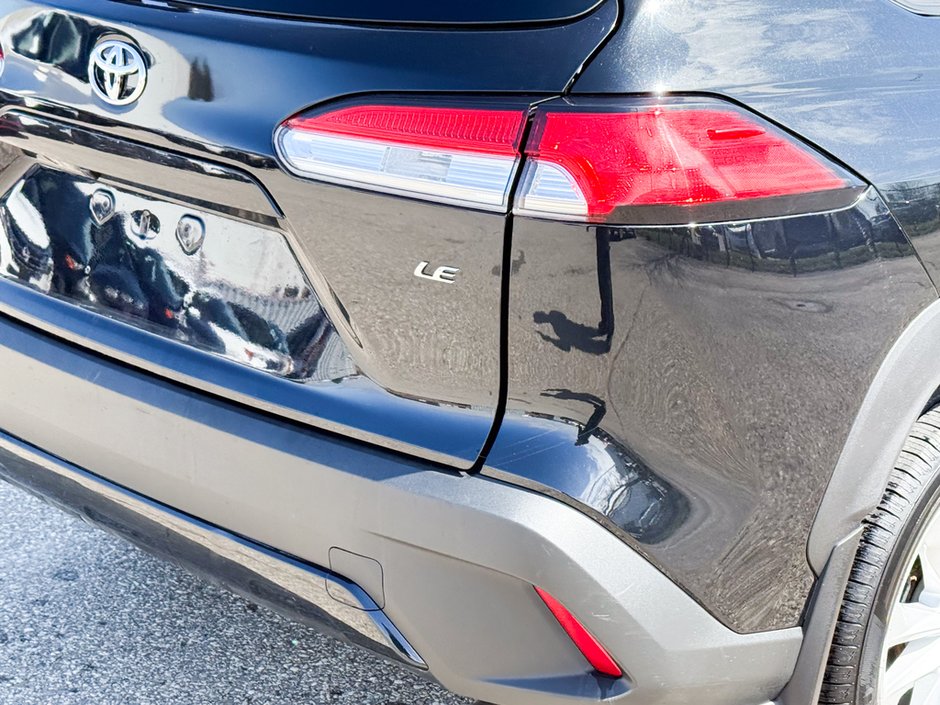 2023 Toyota Corolla Cross LE-11