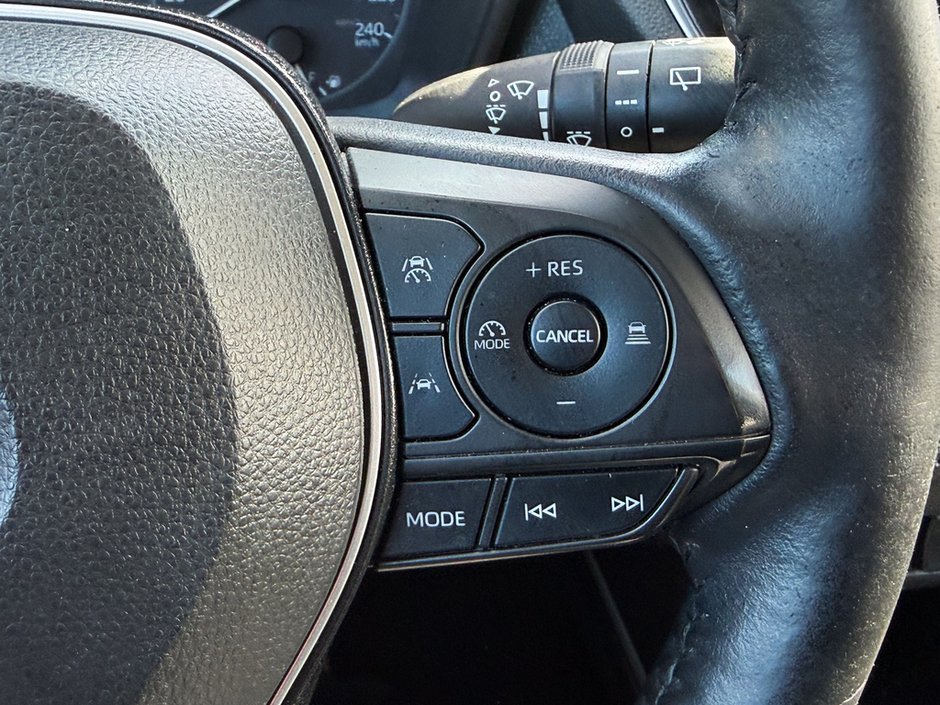 2023 Toyota Corolla Cross LE-19