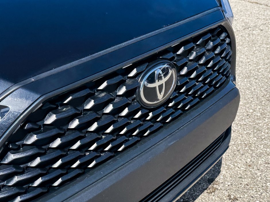 2023 Toyota Corolla Cross LE-9