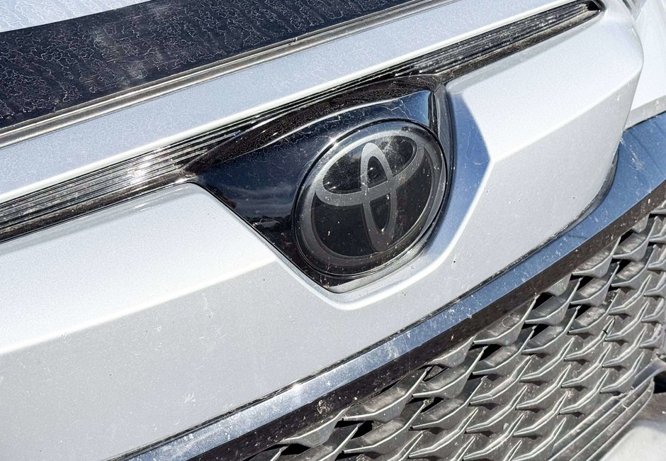 2023 Toyota Corolla Cross Hybrid SE-8