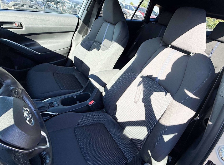 2023 Toyota Corolla Cross Hybrid SE-13