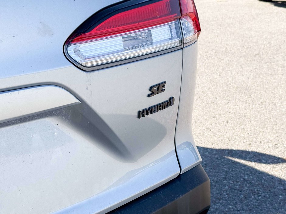 2023 Toyota Corolla Cross Hybrid SE-10