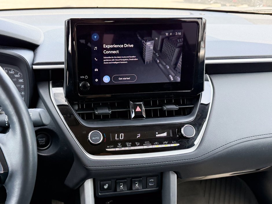 2024 Toyota Corolla Cross LE-13