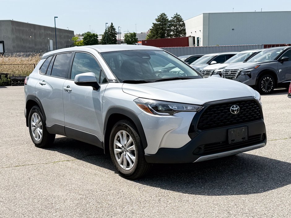 2024 Toyota Corolla Cross LE-8