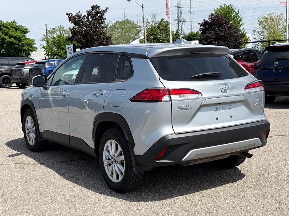 2024 Toyota Corolla Cross LE-4
