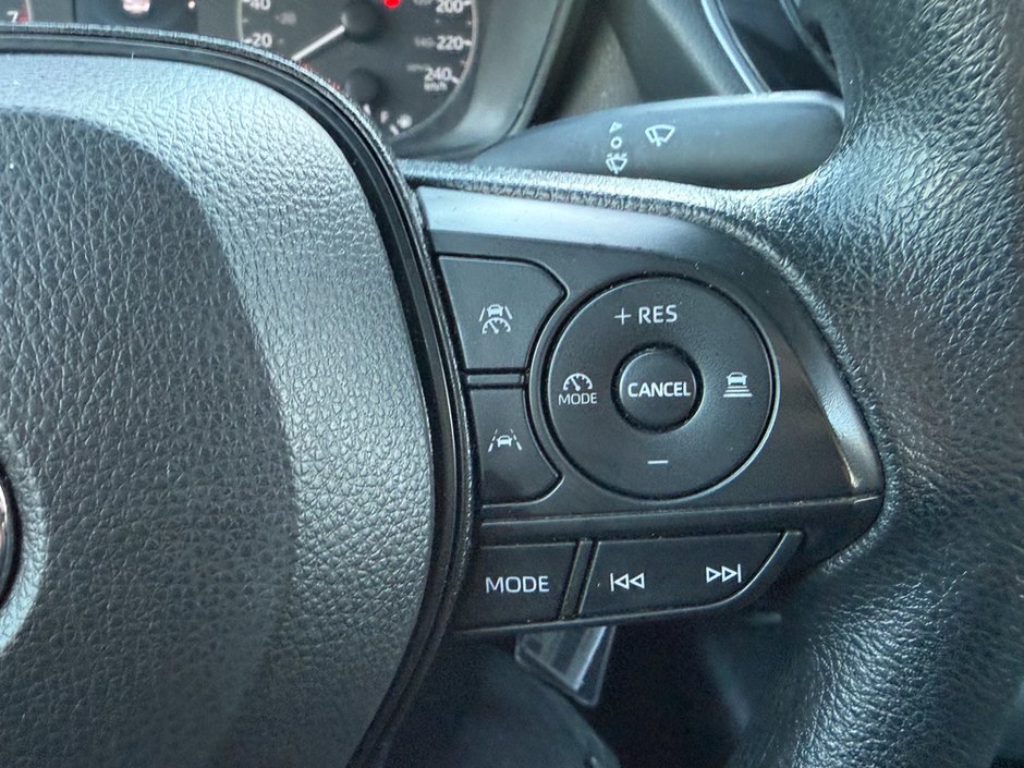 2023 Toyota Corolla LE-21