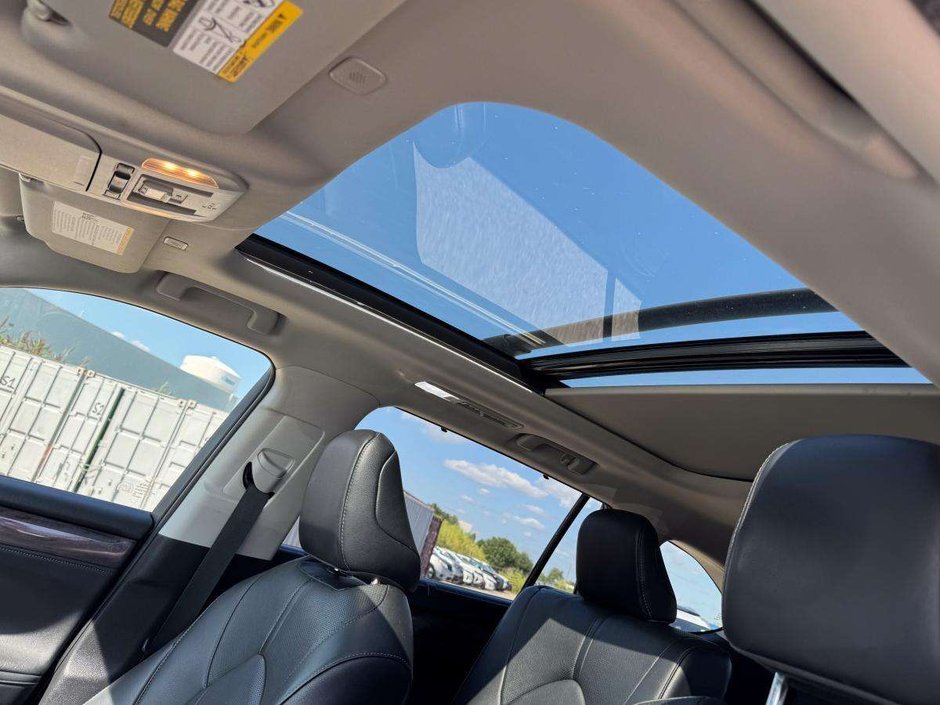 2023 Toyota Highlander Hybrid Limited-33