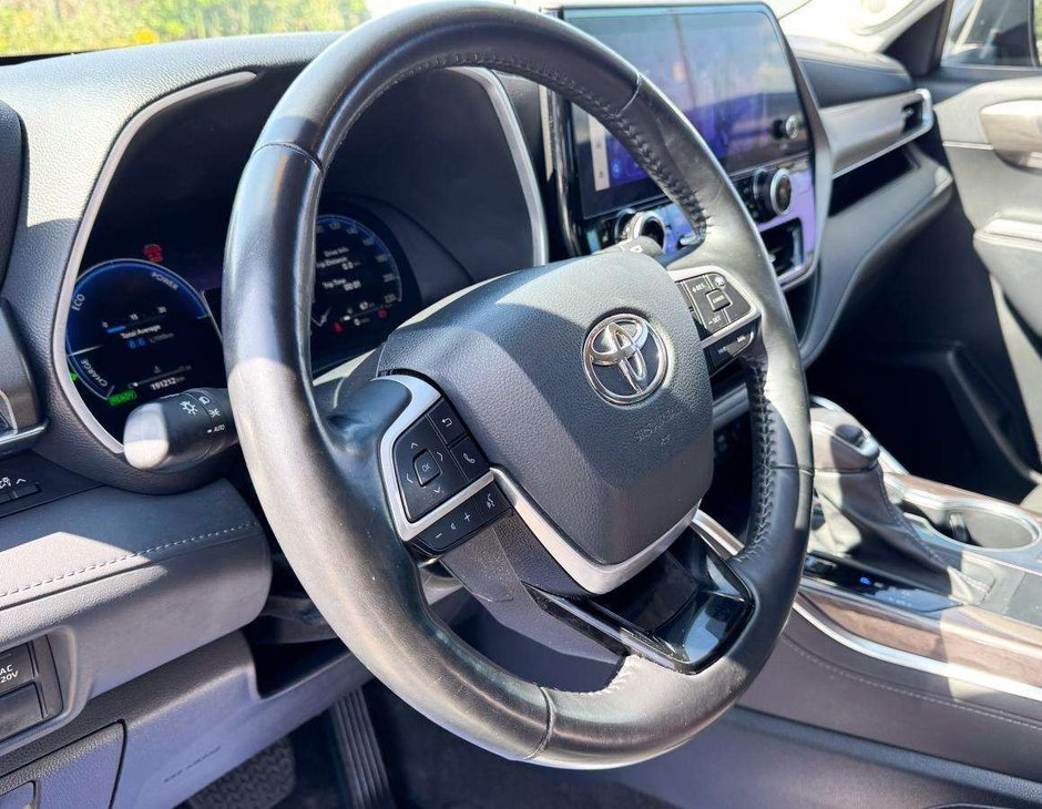 2023 Toyota Highlander Hybrid Limited-24