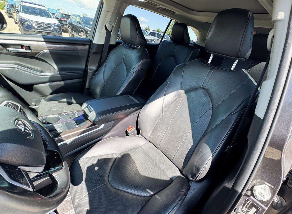 2023 Toyota Highlander Hybrid Limited-23