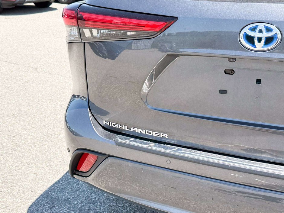2023 Toyota Highlander Hybrid Limited-12