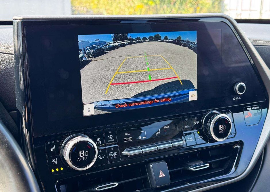 2023 Toyota Highlander Hybrid Limited-28