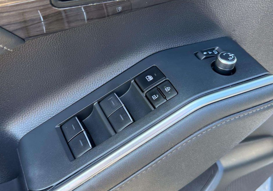 2023 Toyota Highlander Hybrid Limited-21