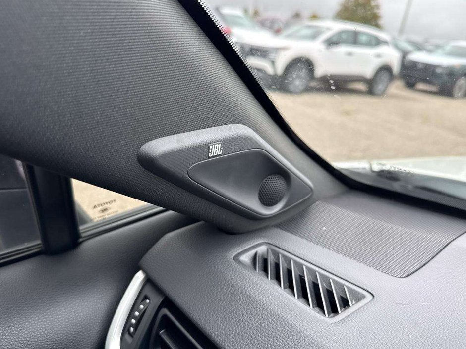 2019 Toyota RAV4 Hybrid XLE-28