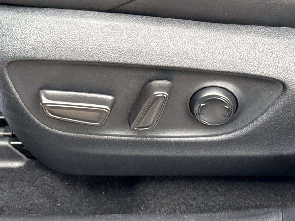 2019 Toyota RAV4 Hybrid XLE-25