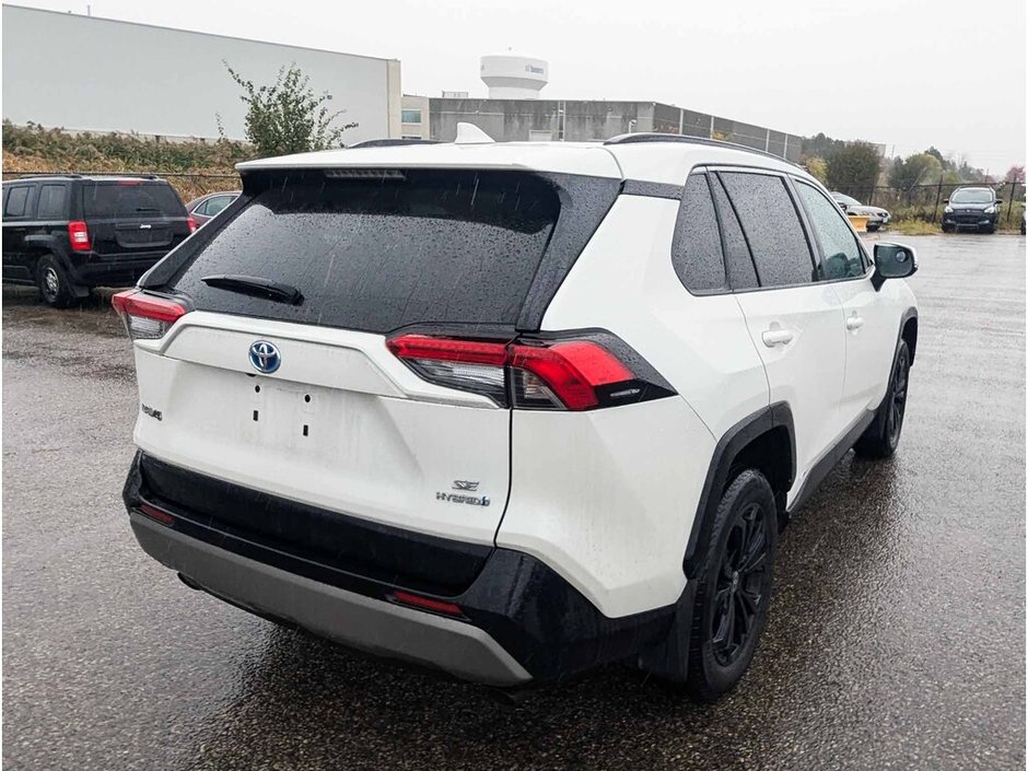 2022 Toyota RAV4 Hybrid SE-8