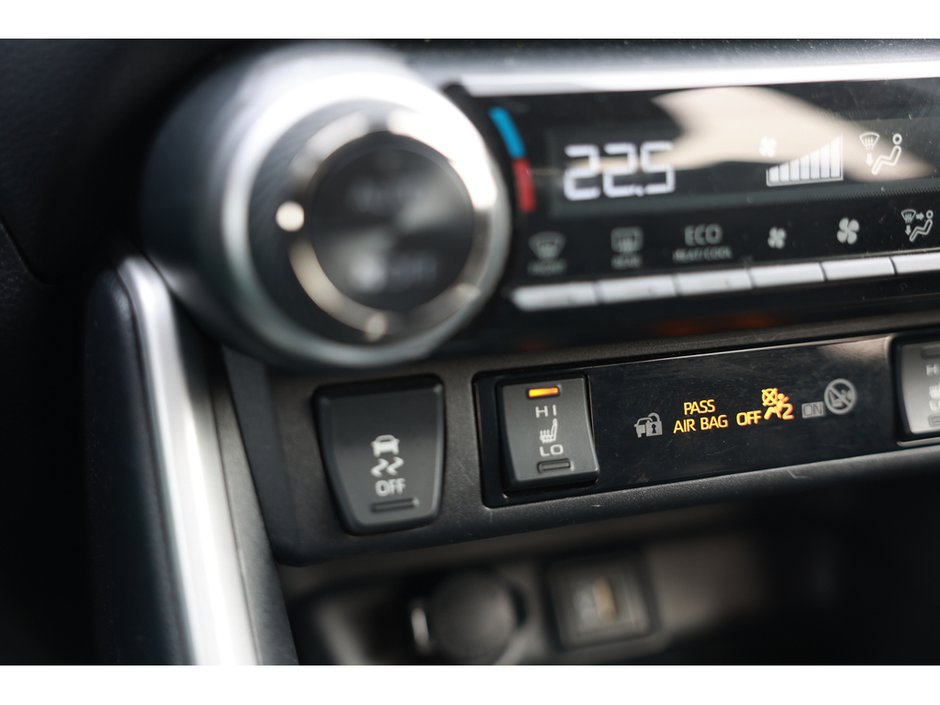2025 Toyota RAV4 Hybrid LE-22