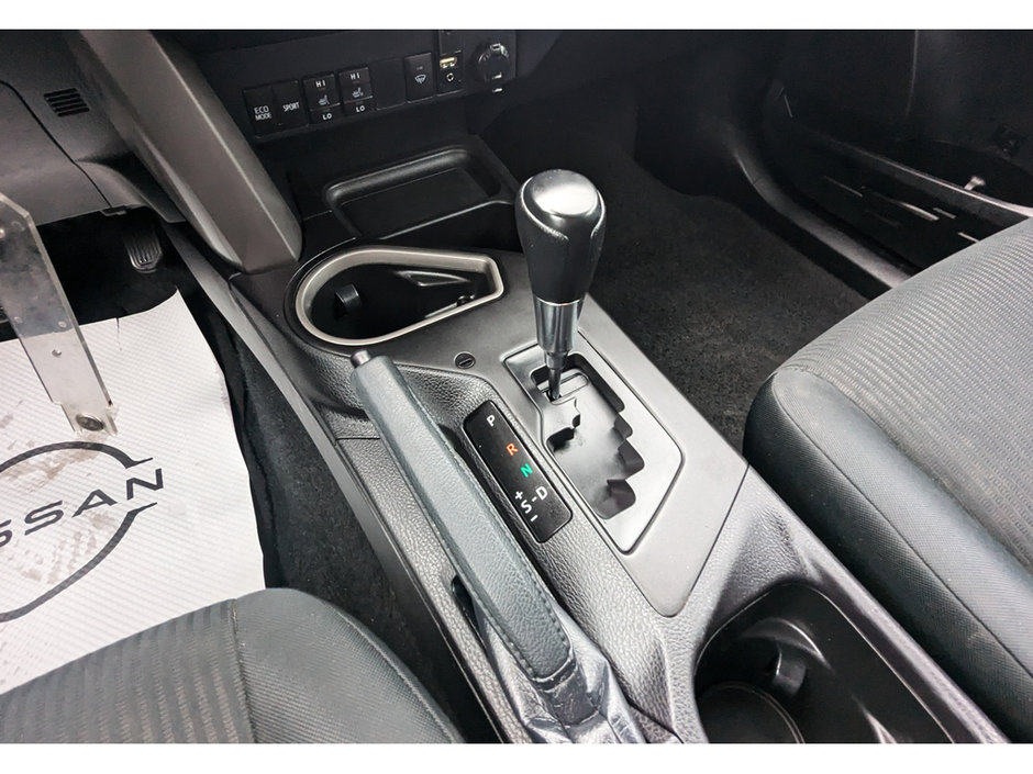 2017 Toyota RAV4 LE-18