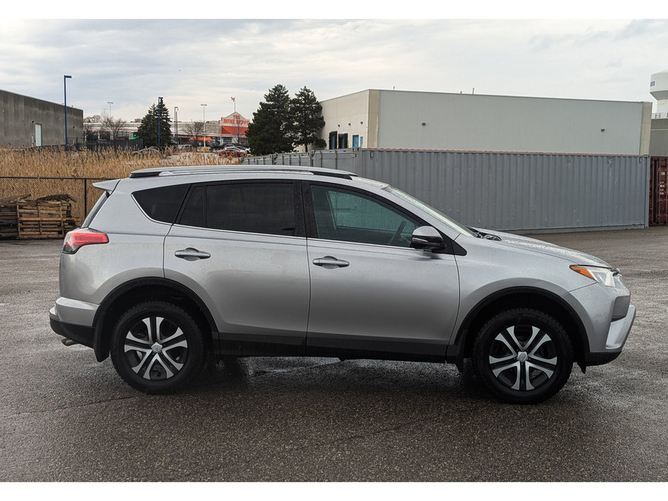 2017 Toyota RAV4 LE-7