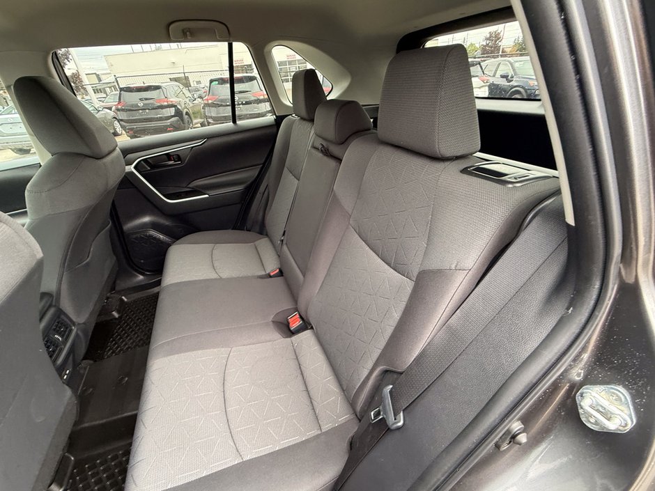 2022 Toyota RAV4 LE-13