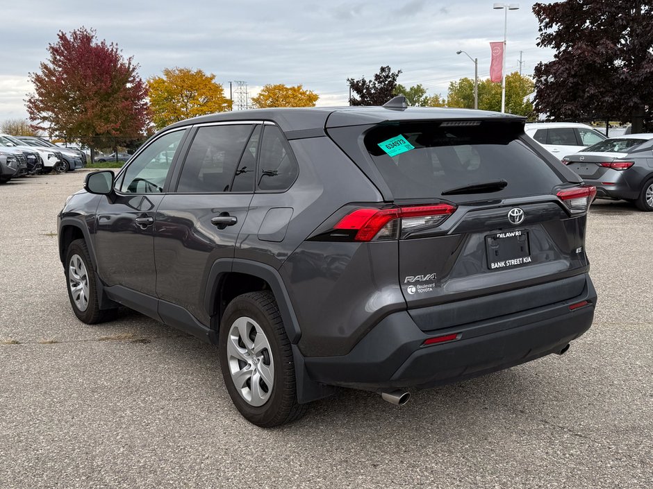 2022 Toyota RAV4 LE-4