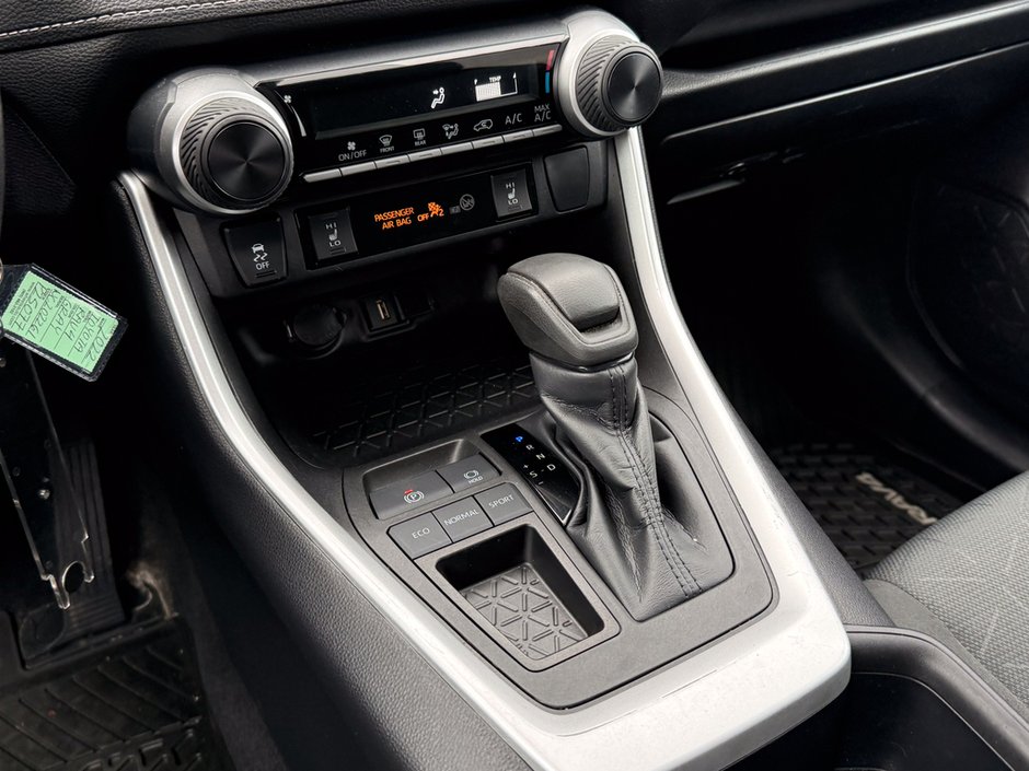 2022 Toyota RAV4 LE-17