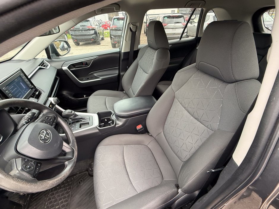 2022 Toyota RAV4 LE-19