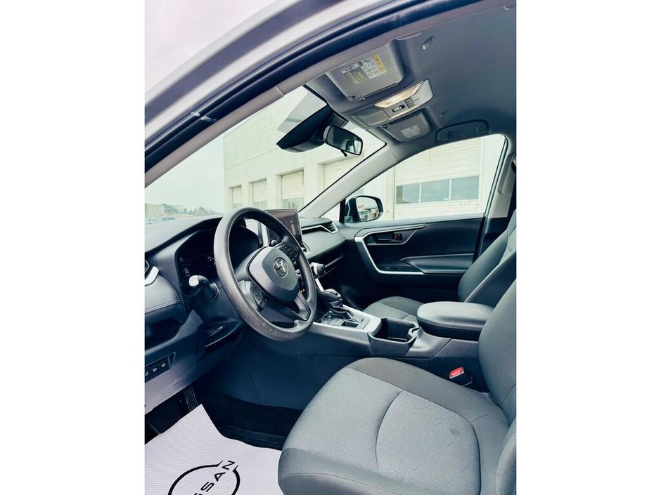 2023 Toyota RAV4 LE-11