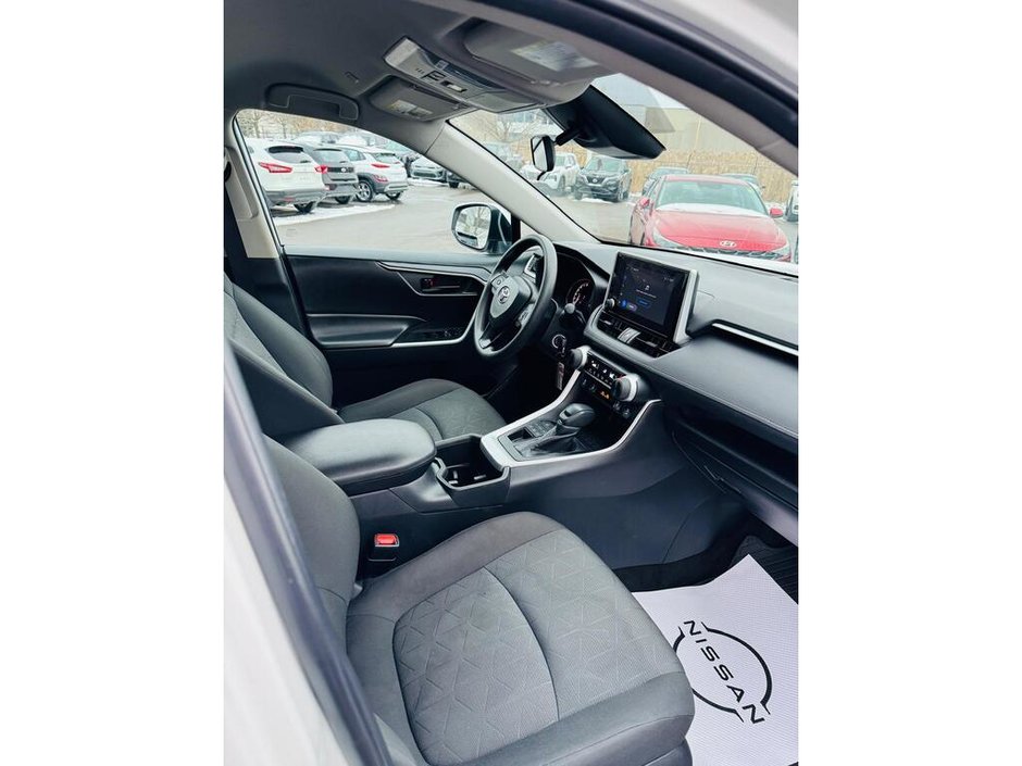 2023 Toyota RAV4 LE-13