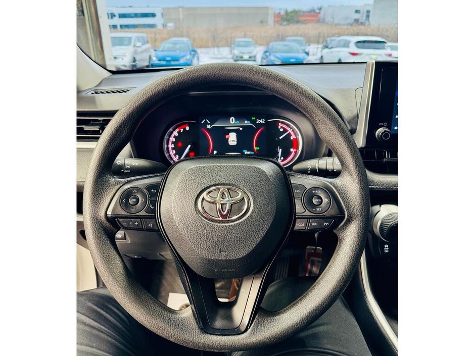 2023 Toyota RAV4 LE-14