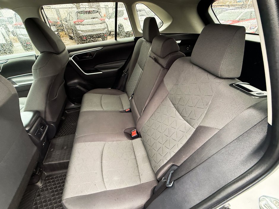 2023 Toyota RAV4 LE-15