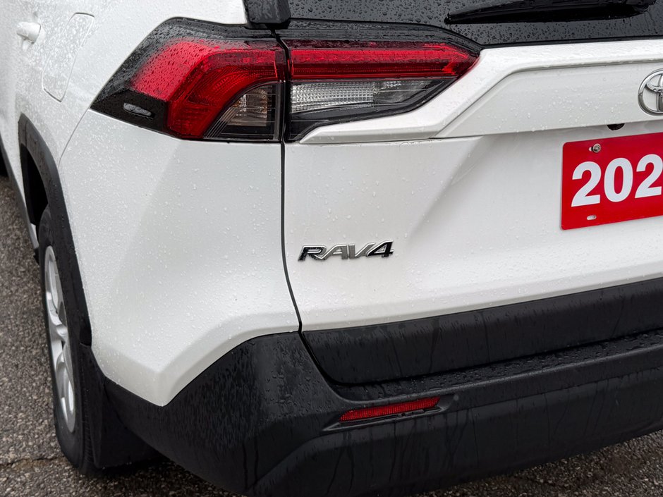 2023 Toyota RAV4 LE-12