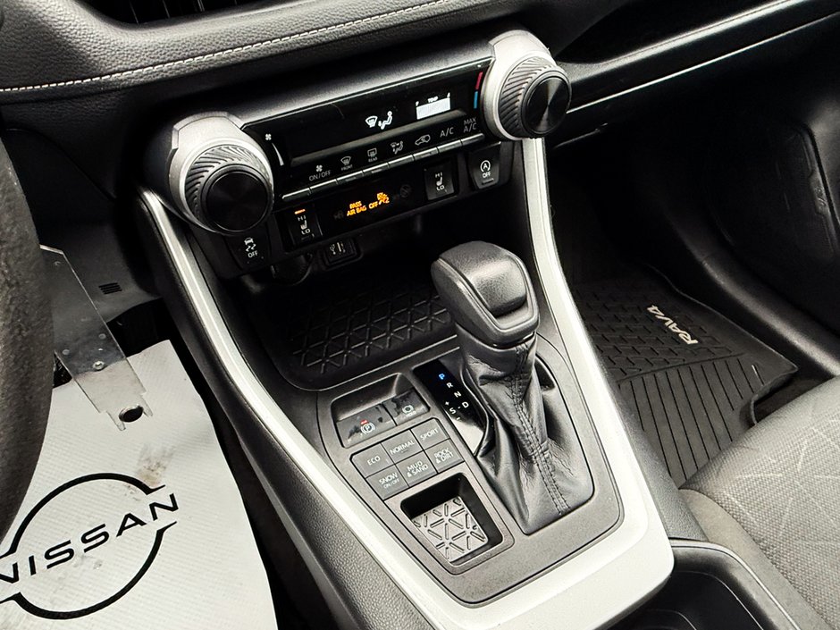 2023 Toyota RAV4 LE-19