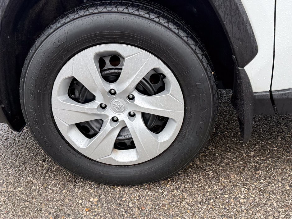 2023 Toyota RAV4 LE-10