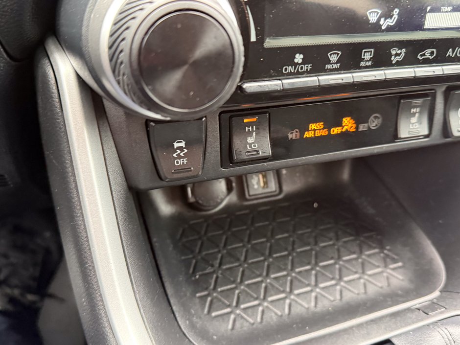 2023 Toyota RAV4 LE-29