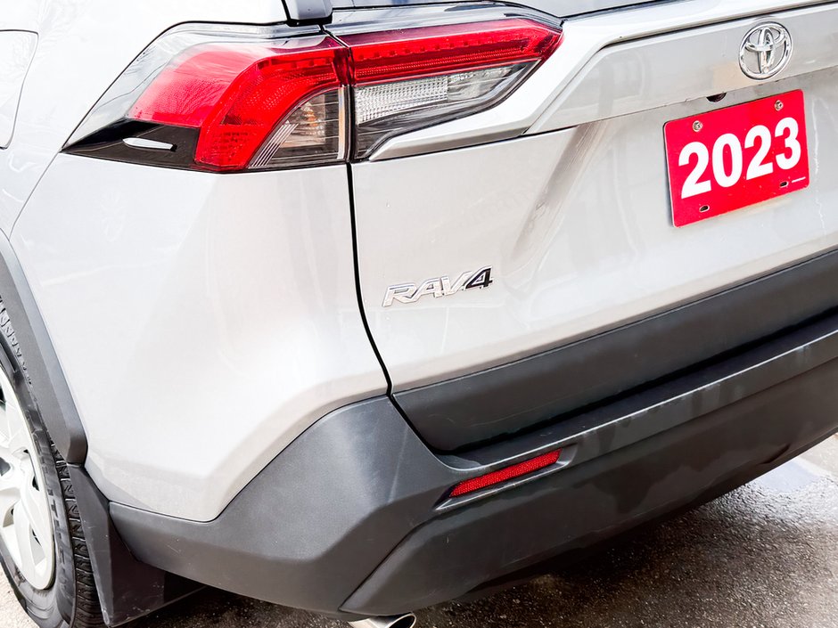 2023 Toyota RAV4 LE-10