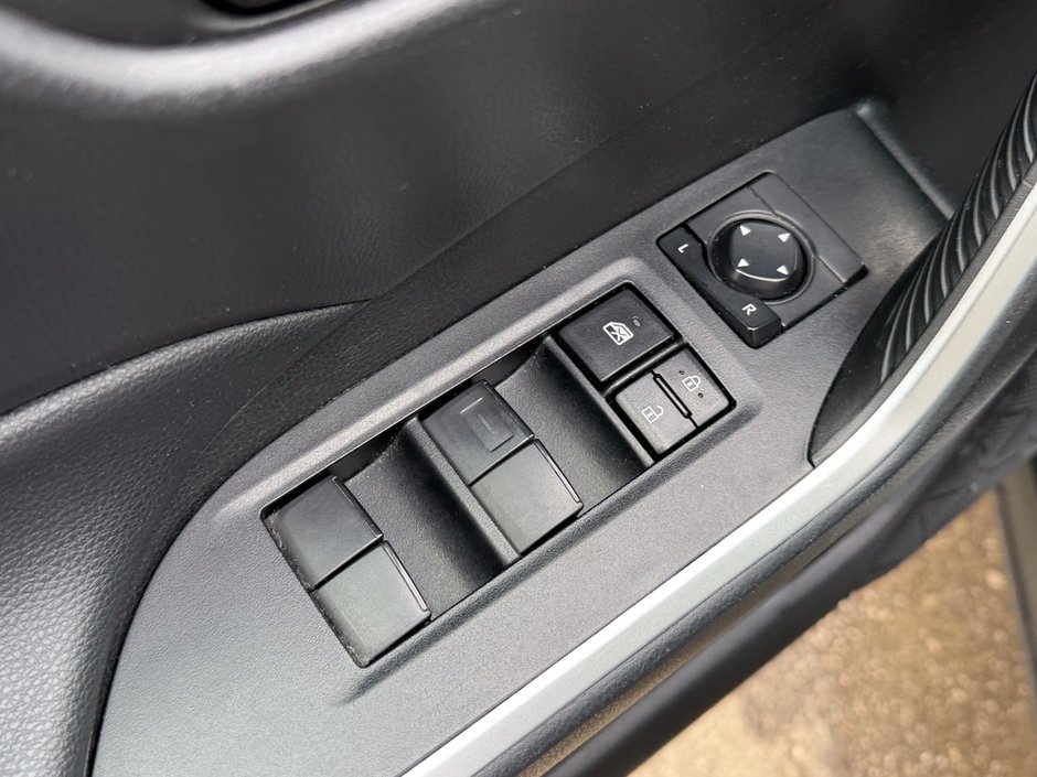 2023 Toyota RAV4 LE-17